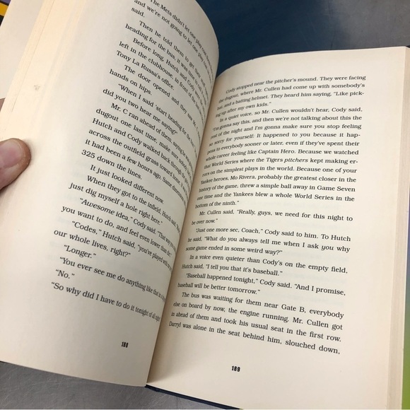 The Big Field by: Mike Lupica, Hardback book - Picture 5 of 7